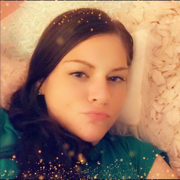 Meet your Posher, Roslyn - Picture 1 of 2